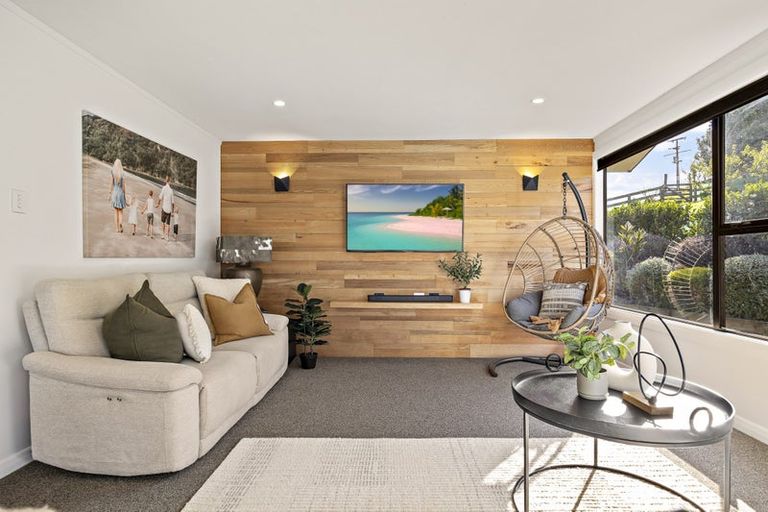 Photo of property in 44b Crosland Road, South Head, 0874