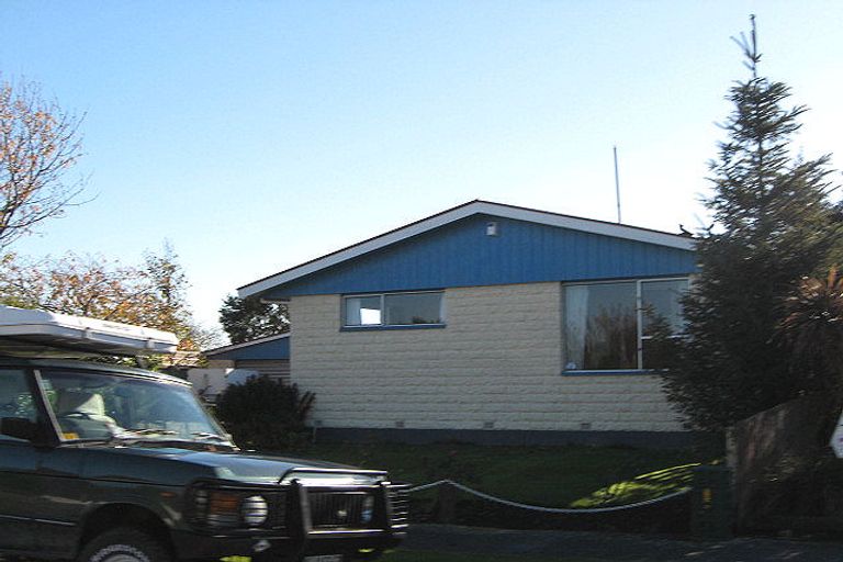 Photo of property in 24 Bidwell Place, Hillmorton, Christchurch, 8025