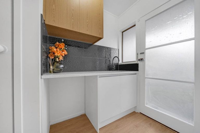 Photo of property in 2/4173a Great North Road, Glen Eden, Auckland, 0602