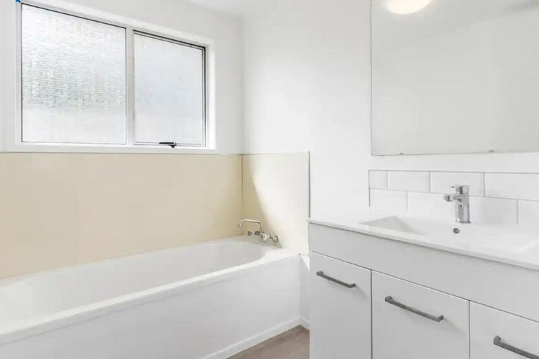 Photo of property in 14 Chantal Place, Red Hill, Papakura, 2110