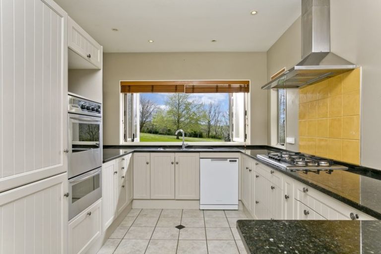 Photo of property in 246 State Highway 16, Kumeu, 0892