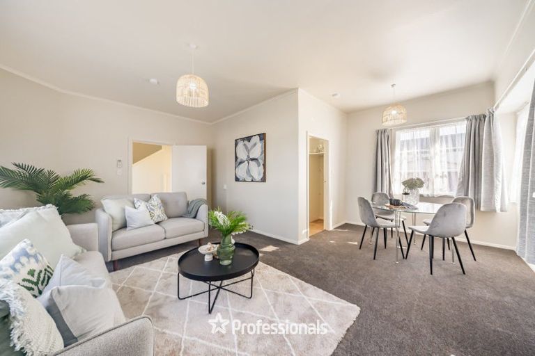 Photo of property in 215 Knights Road, Hutt Central, Lower Hutt, 5011