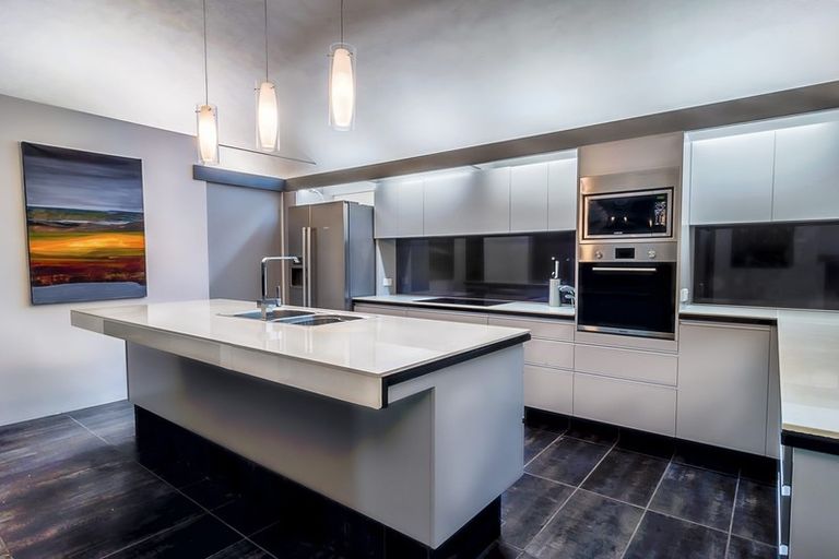 Photo of property in Solemer Beach House, 80 Paetawa Road, Peka Peka, Waikanae, 5391