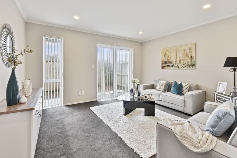 Photo of property in 12 Saddleback Crescent, Papakura, 2110