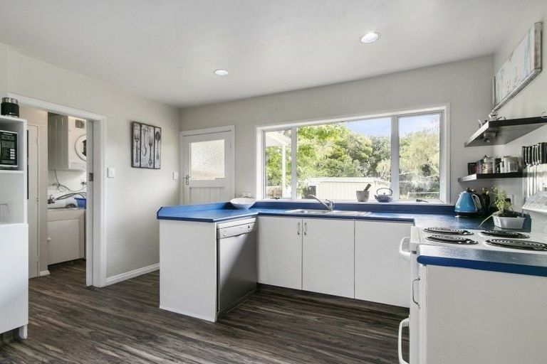 Photo of property in 4 Coast Road, Wainuiomata, Lower Hutt, 5014