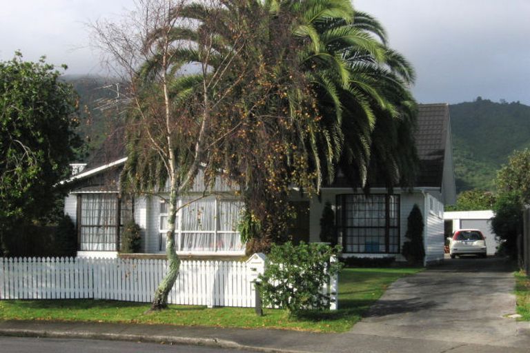 Photo of property in 7 Arthur Grove, Waikanae, 5036
