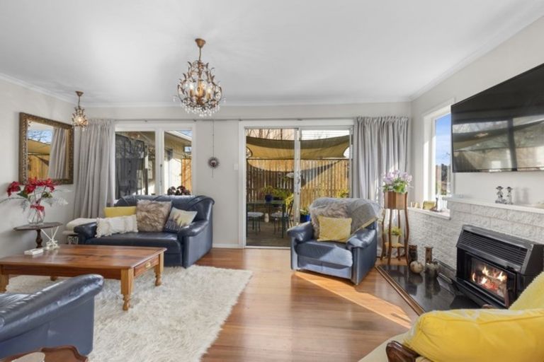 Photo of property in 32 Lowry Crescent, Stokes Valley, Lower Hutt, 5019