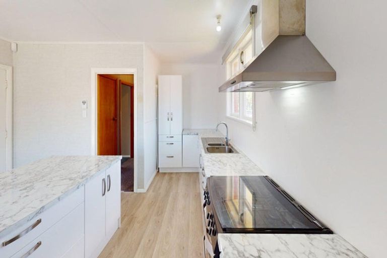 Photo of property in 41 Ellesmere Crescent, Highbury, Palmerston North, 4412