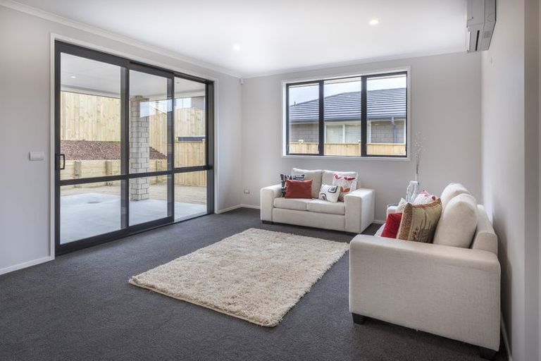 Photo of property in 1 Te Paahi Avenue, Waiuku, 2123