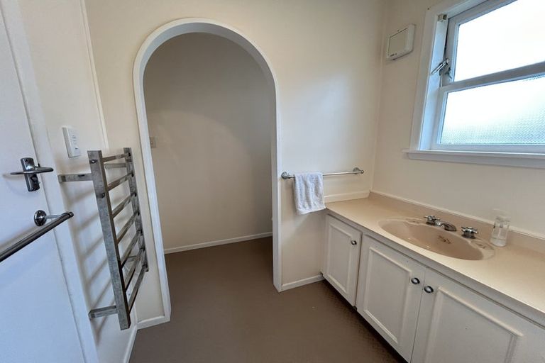 Photo of property in 21 Gilliam Street, New Lynn, Auckland, 0600