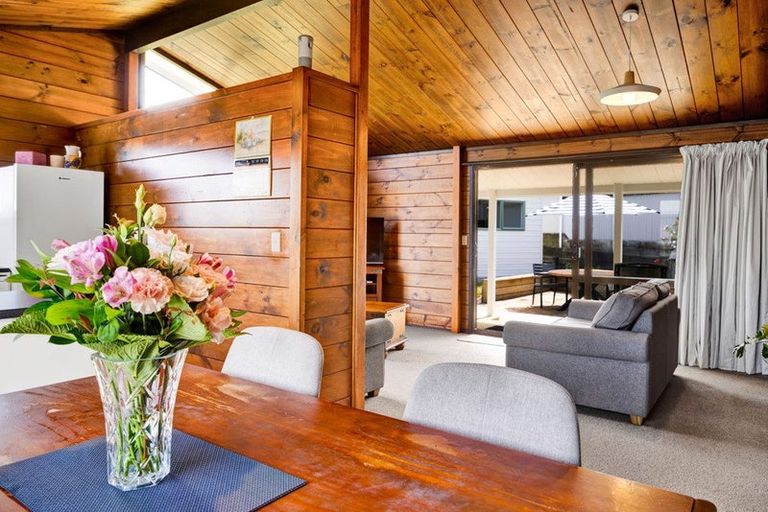 Photo of property in 23 Rospeath Crescent, Spotswood, New Plymouth, 4310