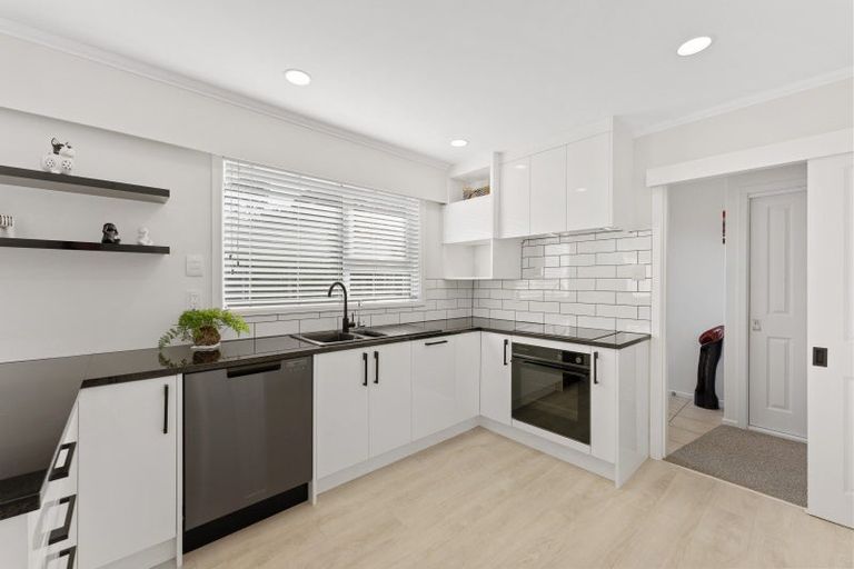 Photo of property in 37 Holland Street, Wainuiomata, Lower Hutt, 5014