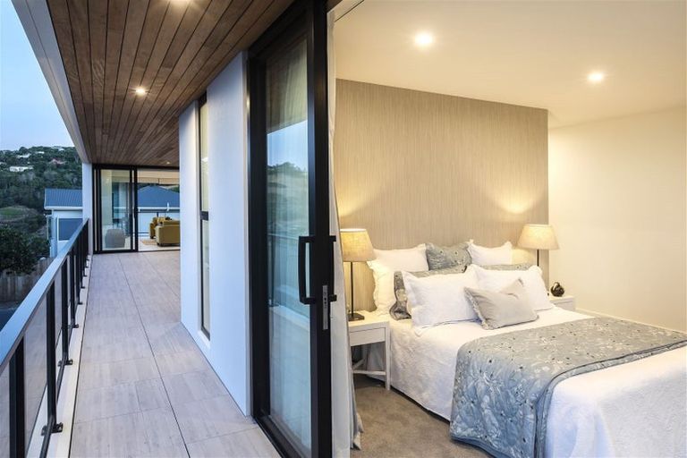 Photo of property in 73 Moncks Spur Road, Redcliffs, Christchurch, 8081