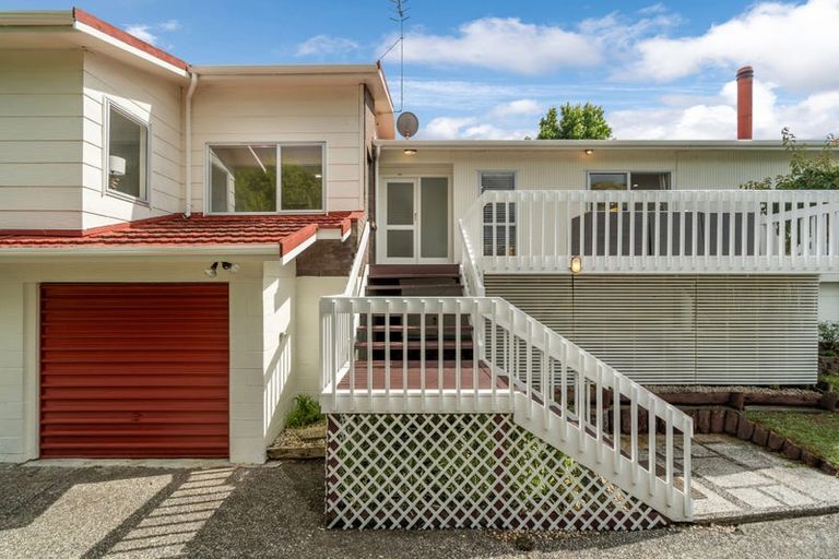 Photo of property in 38 Deverell Place, Northcross, Auckland, 0632