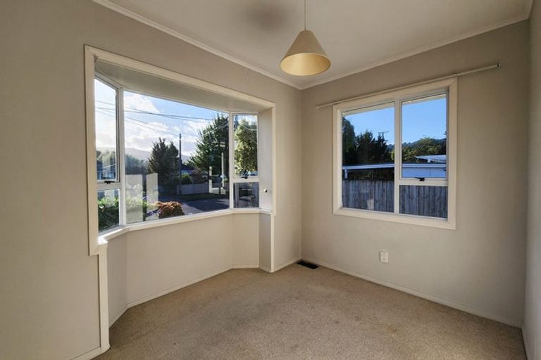 Photo of property in 17 Fraser Crescent, Elderslea, Upper Hutt, 5018
