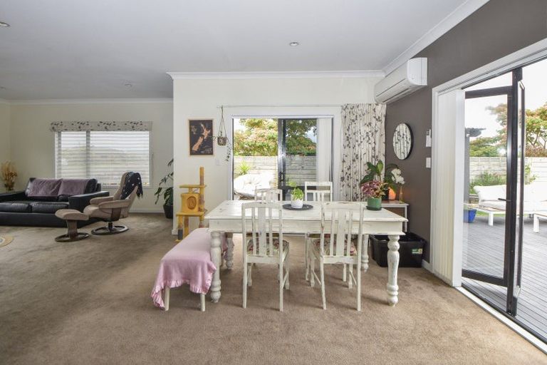 Photo of property in 18 Carrington Drive, Carterton, 5713