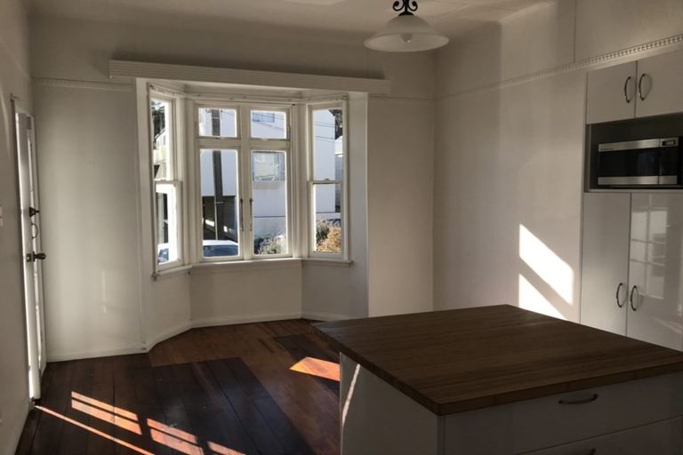 Photo of property in 54 Elizabeth Street, Mount Victoria, Wellington, 6011