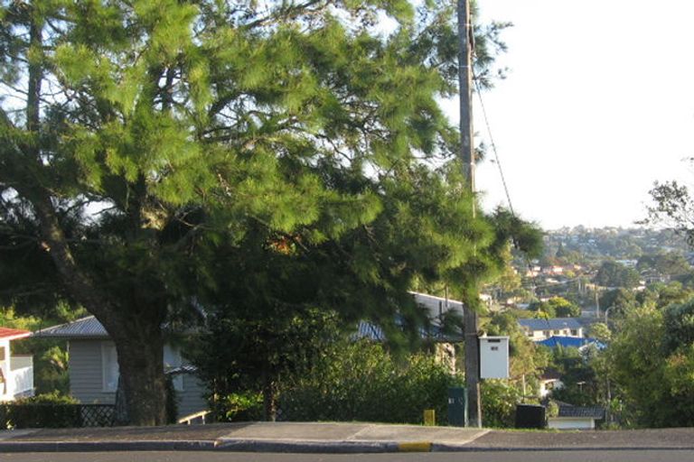 Photo of property in 18 Chivalry Road, Glenfield, Auckland, 0629