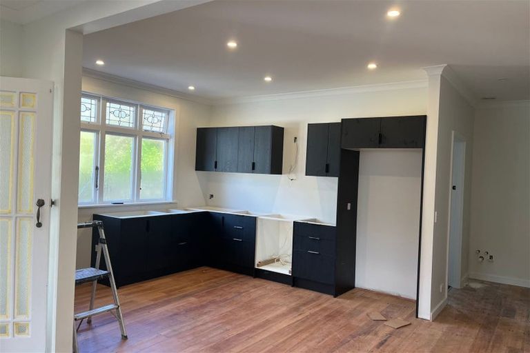 Photo of property in 10 Burrows Avenue, Karori, Wellington, 6012