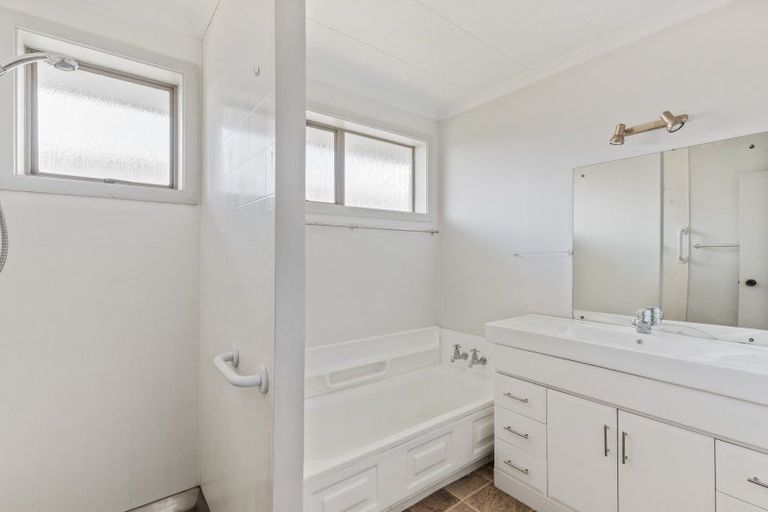 Photo of property in 26 Dillon Drive, Bell Block, New Plymouth, 4312