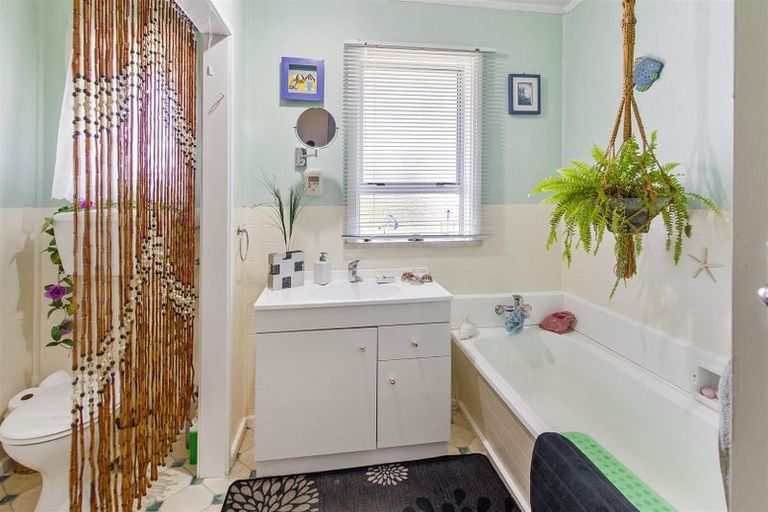 Photo of property in 33 Opie Street, Waimate, 7924