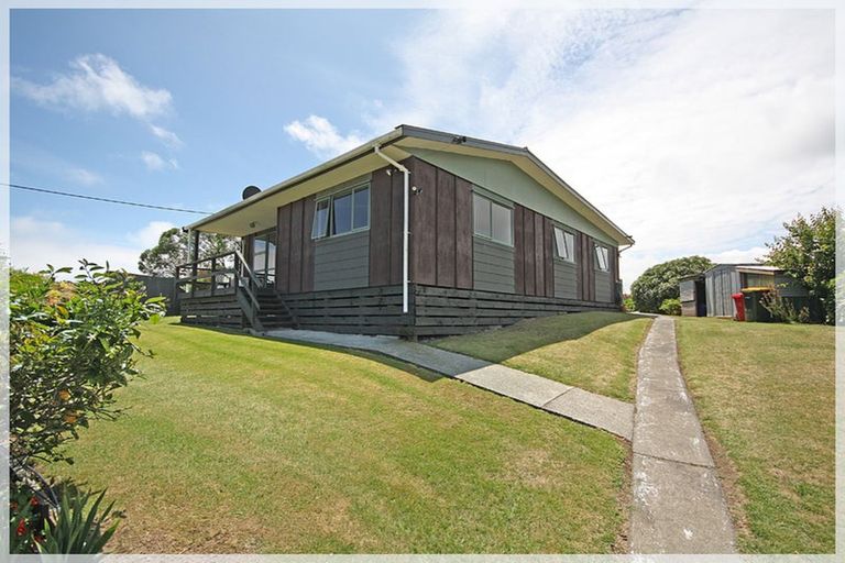 Photo of property in 37 Shortt Street, Foxton Beach, Foxton, 4815