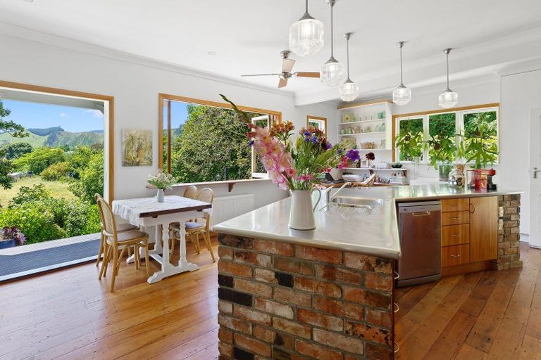 Photo of property in 1084 State Highway 1 South, Manakau, Levin, 5573