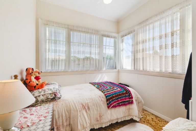 Photo of property in 68 Main Road, Titahi Bay, Porirua, 5022