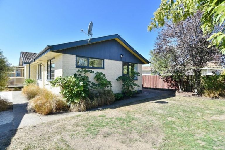 Photo of property in 40 Medina Crescent, Parklands, Christchurch, 8083