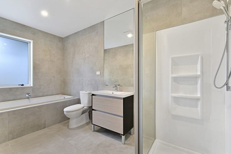 Photo of property in 33 Kukuwai Avenue, Red Beach, 0932