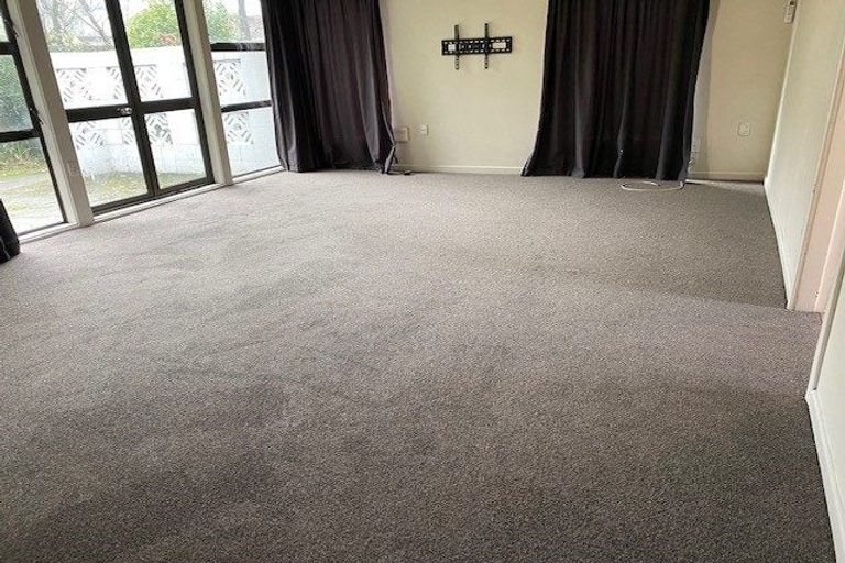 Photo of property in 235 Memorial Avenue, Burnside, Christchurch, 8053