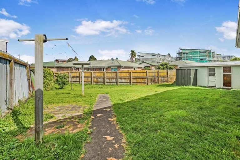 Photo of property in 24 Lincoln Road, Manurewa East, Auckland, 2102