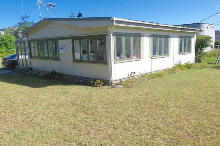 Photo of property in 4 Rupini Street, Otaki Beach, Otaki, 5512