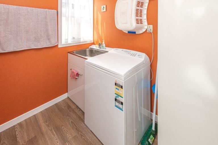 Photo of property in 102 Gonville Avenue, Gonville, Whanganui, 4501