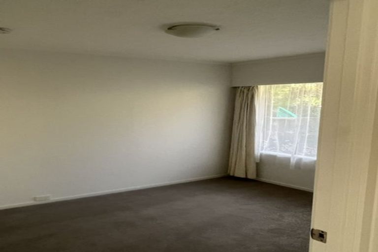 Photo of property in 1/36 Saddleback Rise, Murrays Bay, Auckland, 0630
