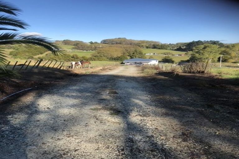 Photo of property in 102 Settlement Road, Kaiwaka, 0573