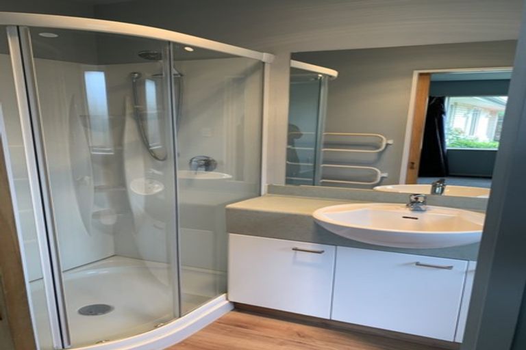 Photo of property in 139 Blighs Road, Strowan, Christchurch, 8052