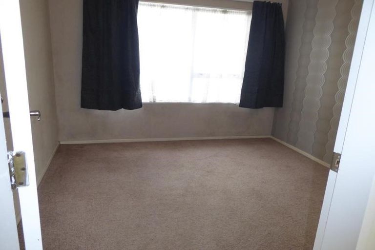 Photo of property in 8 Buccaneer Place, Grenada Village, Wellington, 6037