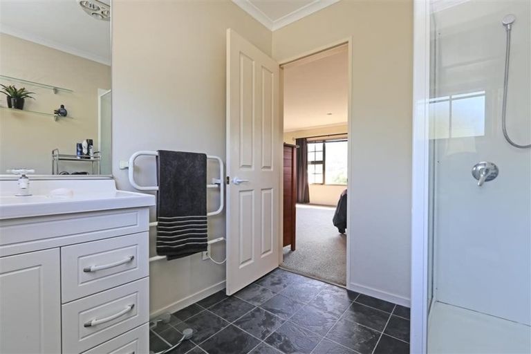 Photo of property in 42 Mission Road, Greenmeadows, Napier, 4112