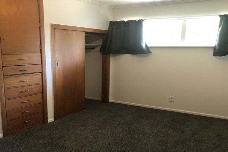 Photo of property in 1/68 Titirangi Road, New Lynn, Auckland, 0600