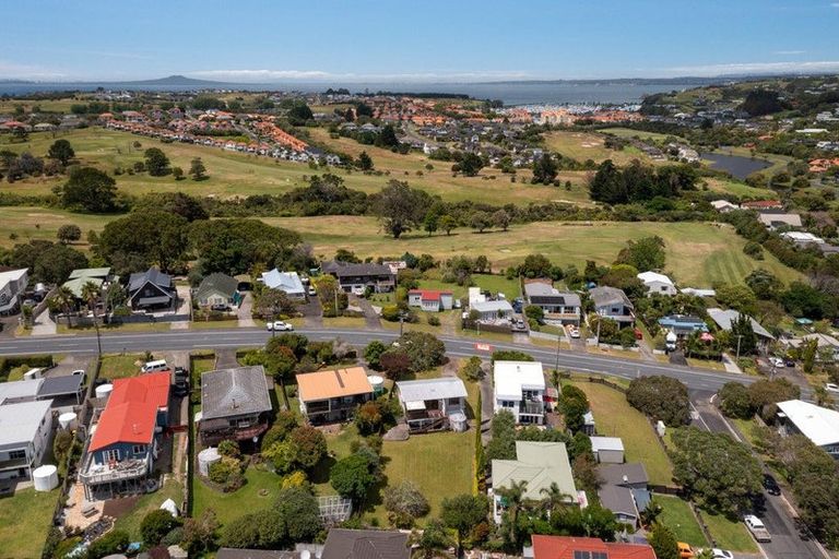 Photo of property in 1292 Whangaparaoa Road, Army Bay, Whangaparaoa, 0930