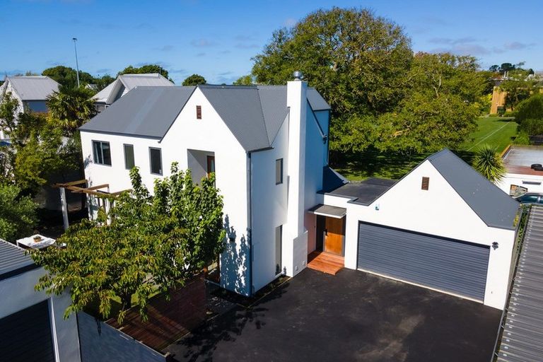 Photo of property in 88a Merivale Lane, Merivale, Christchurch, 8014