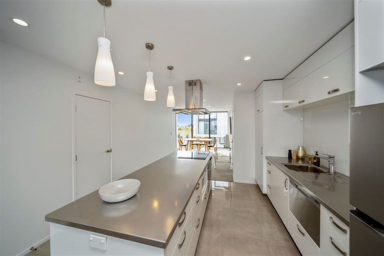 Photo of property in 2/86 Hurlstone Drive, Waiwhakaiho, New Plymouth, 4312