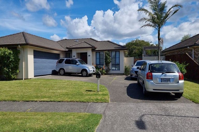 Photo of property in 4 Feeny Crescent, East Tamaki, Auckland, 2013