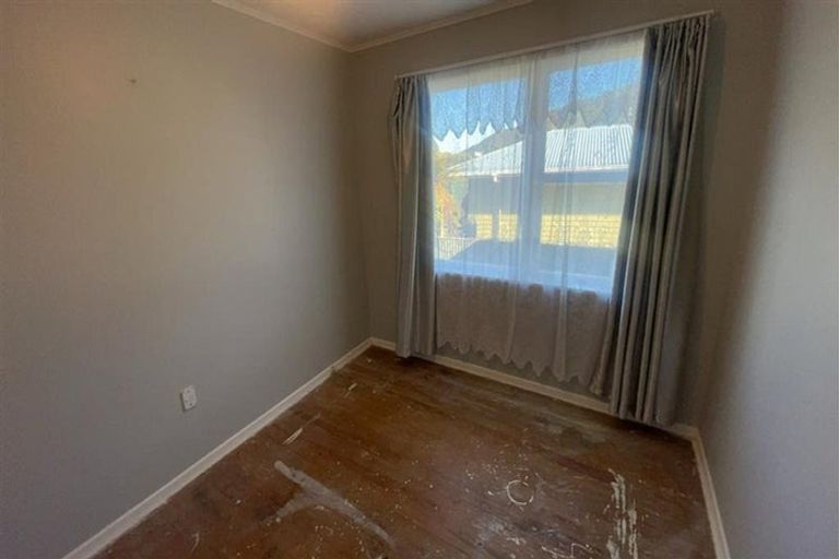 Photo of property in 4 Parenga Street, Wainuiomata, Lower Hutt, 5014