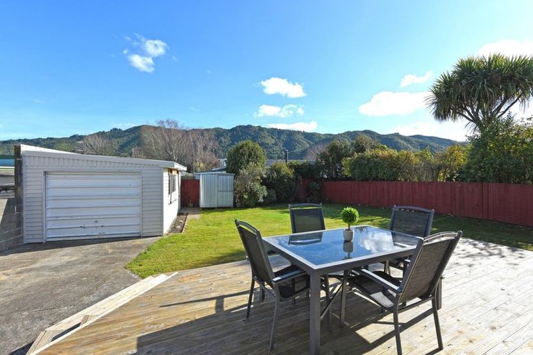 Photo of property in 5 Akron Grove, Totara Park, Upper Hutt, 5018