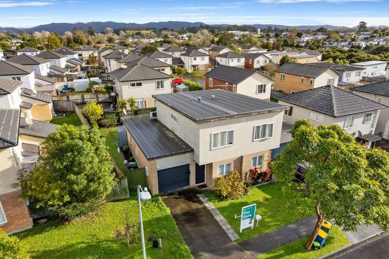 Photo of property in 65 Brashier Circle, Sunnyvale, Auckland, 0612