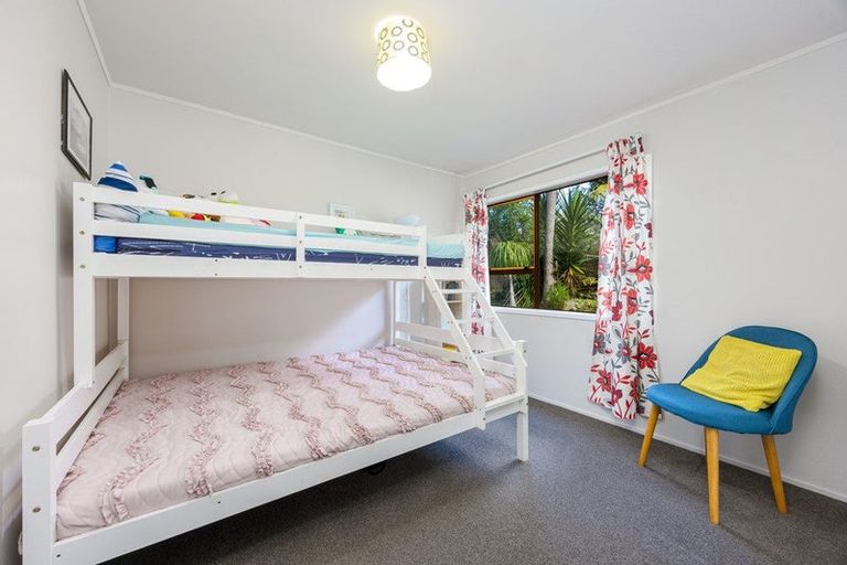 Photo of property in 1/4 Newstead Avenue, Browns Bay, Auckland, 0632