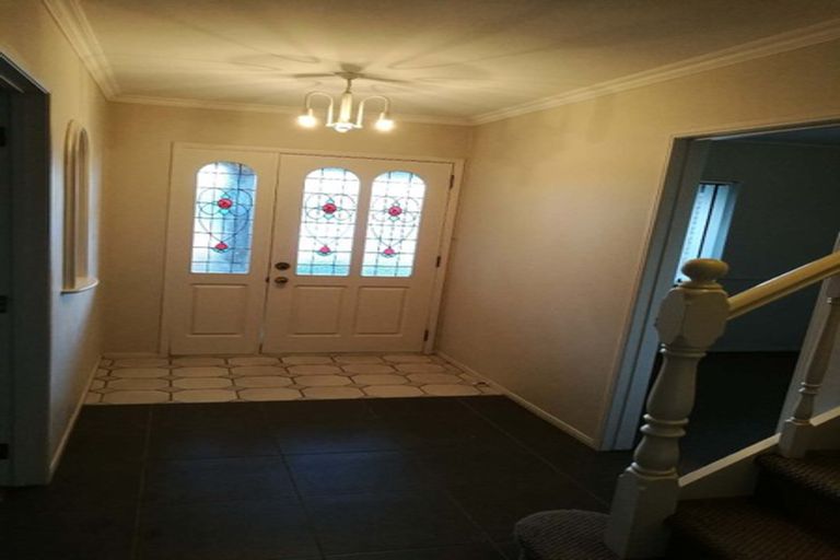 Photo of property in 1/123 Wiseley Road, West Harbour, Auckland, 0618