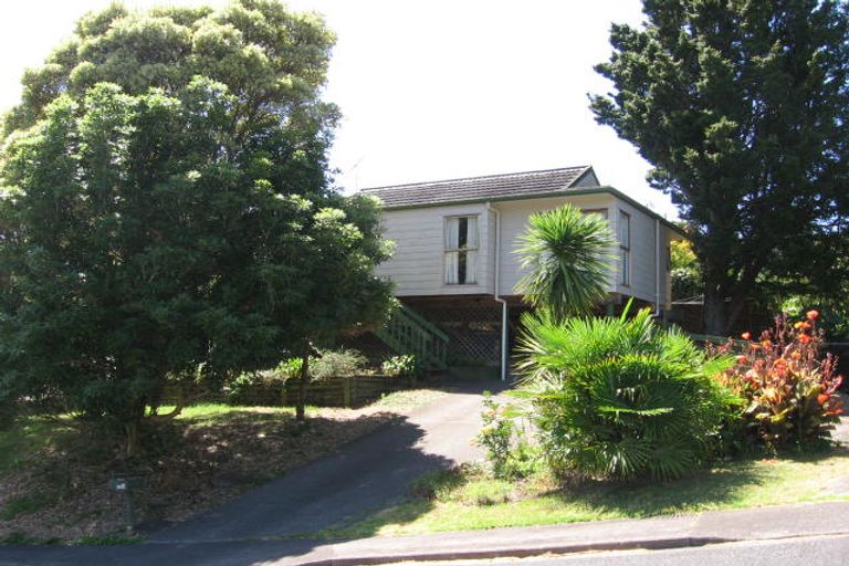 Photo of property in 2/12 Abbeygate Street, Birkdale, Auckland, 0626